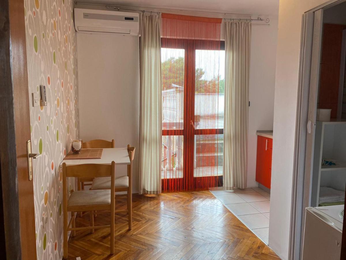 Apartmani Dana Sukošan Exteriér fotografie